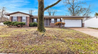 2320 Indiancup Dr, Florissant, MO 63033