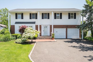 27 Bridle Path, Roslyn, NY 11576