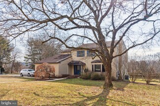 616 Heather Ln, Bryn Mawr, PA 19010