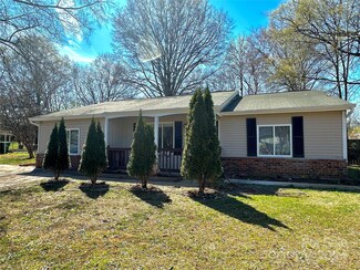 1737 Rice Planters Rd, Charlotte, NC 28273