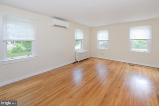 215 S Church St, Moorestown, NJ 08057