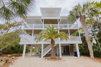 1960 Nautilus Dr, Eastpoint, FL 32328