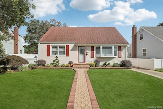103 Gilroy Ave, Uniondale, NY 11553