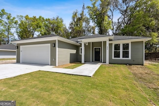 46 Elizabeth St, Folkston, GA 31537