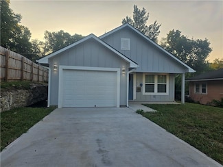 4939 Woodland Ave, Kansas City, MO 64110