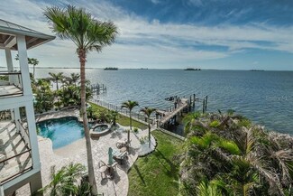 110 Harbor Dr, Palm Harbor, FL 34683