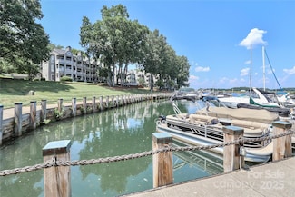 226 Northwest Dr Unit 17, Davidson, NC 28036