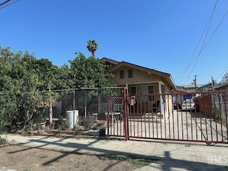 1315 E 68th St, Los Angeles, CA 90001