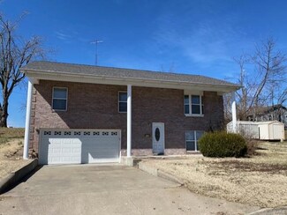 332 N School St, Perryville, MO 63775