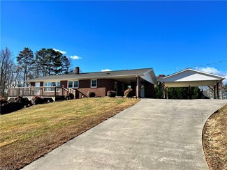 996 Green Acres Rd, Millers Creek, NC 28651
