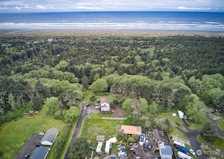 9 Memory Ln, Ocean Shores, WA 98569