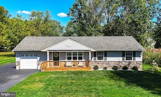 1033 Landis Ln, Hatfield, PA 19440