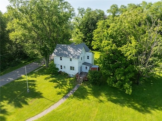 5366 Russell Rd, Marion, NY 14505