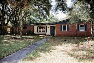 9835 NW 6th Place, Gainesville, FL 32607