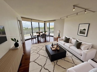 1000 Quayside Terrace Unit 1009, Miami, FL 33138