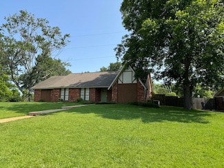 2316 Crestwood Dr, Tupelo, MS 38801