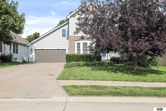 9703 S 28th St, Bellevue, NE 68123