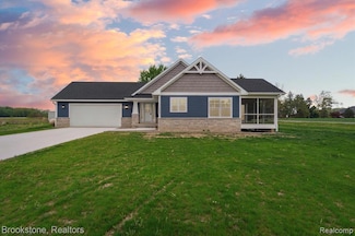 4050 Cayman Dr, Dewitt, MI 48820