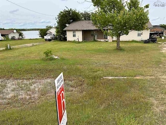 307 Lovelace Ln, Henrietta, TX 76365