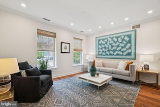 500 Admirals Way Unit 110, Philadelphia, PA 19146
