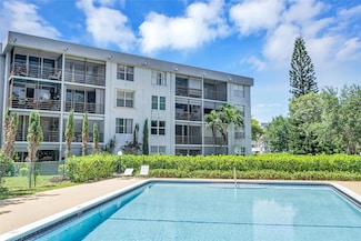 104 Royal Park Dr Unit 2B, Oakland Park, FL 33309