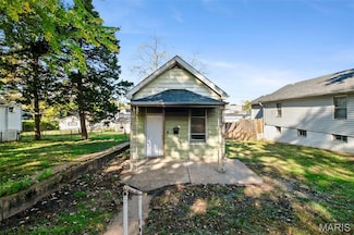 5207 Dewey Ave, Saint Louis, MO 63116