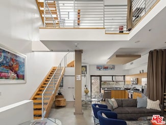 815 Hampton Dr Unit 2, Venice, CA 90291