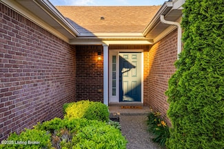 7003 Hollow Oaks Dr, Louisville, KY 40291
