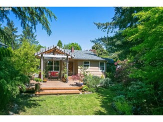 645 SW Maplecrest Dr, Portland, OR 97219