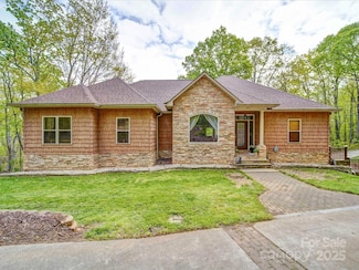 135 Boulder Ridge Dr, Denton, NC 27239