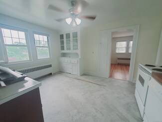 15 Robin St Unit 2, Stamford, CT 06902