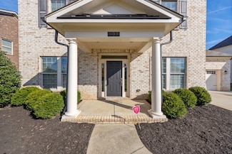 909 Sapphire Dr, Murfreesboro, TN 37128