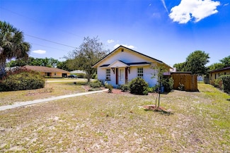 916 Cohassett Ave, Lake Wales, FL 33853