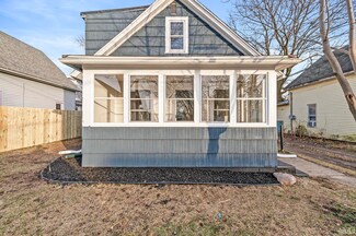1012 Sarah St, Mishawaka, IN 46545