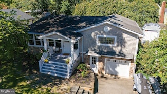 9 Beach Rd, Severna Park, MD 21146