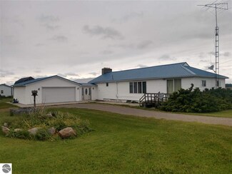 1123 N Tonkey Rd, Au Gres, MI 48703