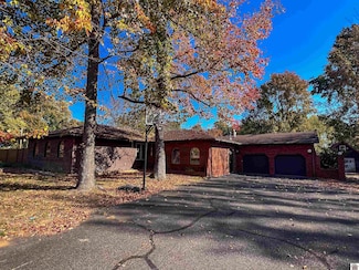 4444 Schneidman Rd, Paducah, KY 42003