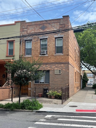 7447 62nd St, Ridgewood, NY 11385