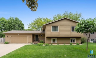 2212 S Oxford Ave, Sioux Falls, SD 57106