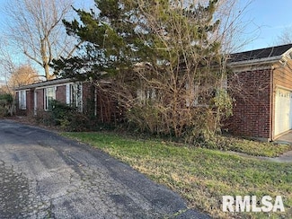 1500 E Stotlar St, Herrin, IL 62948