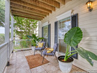 116 Whitewing Way, Floresville, TX 78114
