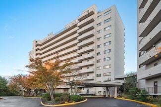 3200 Park Ave Unit 11E2, Bridgeport, CT 06604