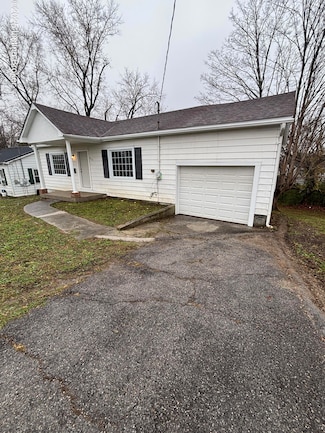 517 E Hodgenville Ave, Greensburg, KY 42743