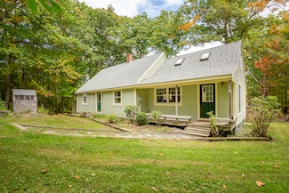 8 Pattys Cir, Rockport, ME 04856