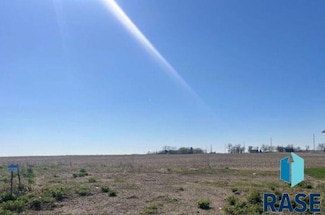 709 Opal Ln, Hartford, SD 57033