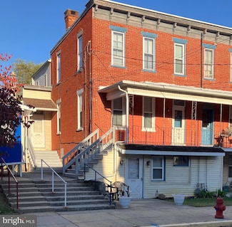 155 S Charlotte St, Manheim, PA 17545