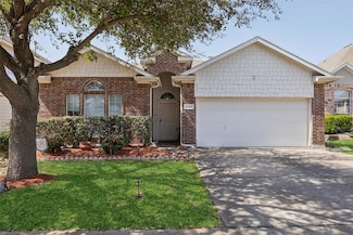 1120 Blackburn Dr, Fort Worth, TX 76120