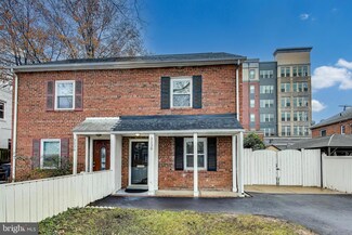 3238 9th St S, Arlington, VA 22204