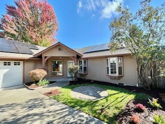 260 Arnos St, Talent, OR 97540