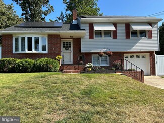 22 Winding Way, Mount Holly, NJ 08060